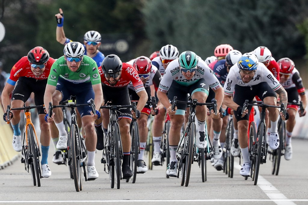 Sam Bennett repitió victoria en la París-Niza