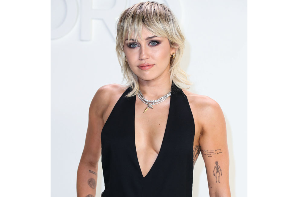 Miley Cyrus prefiere salir con mujeres