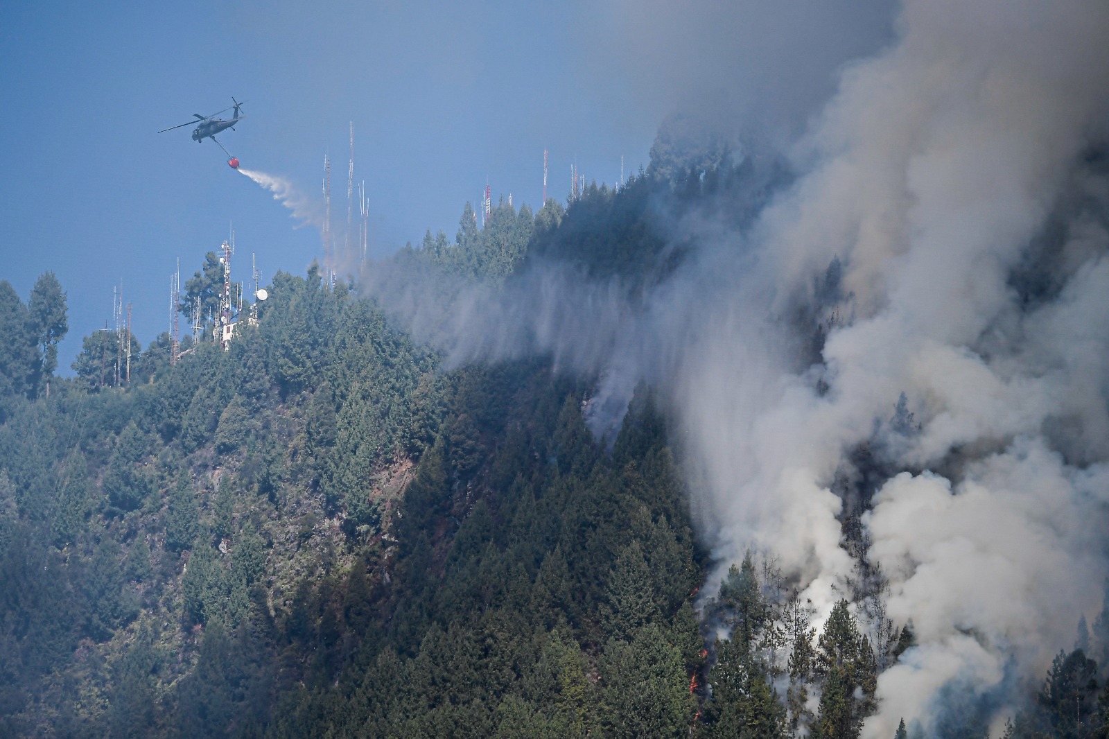 Bogotá cierra este jueves con cuatro incendios activos y nuevas medidas de pico y placa