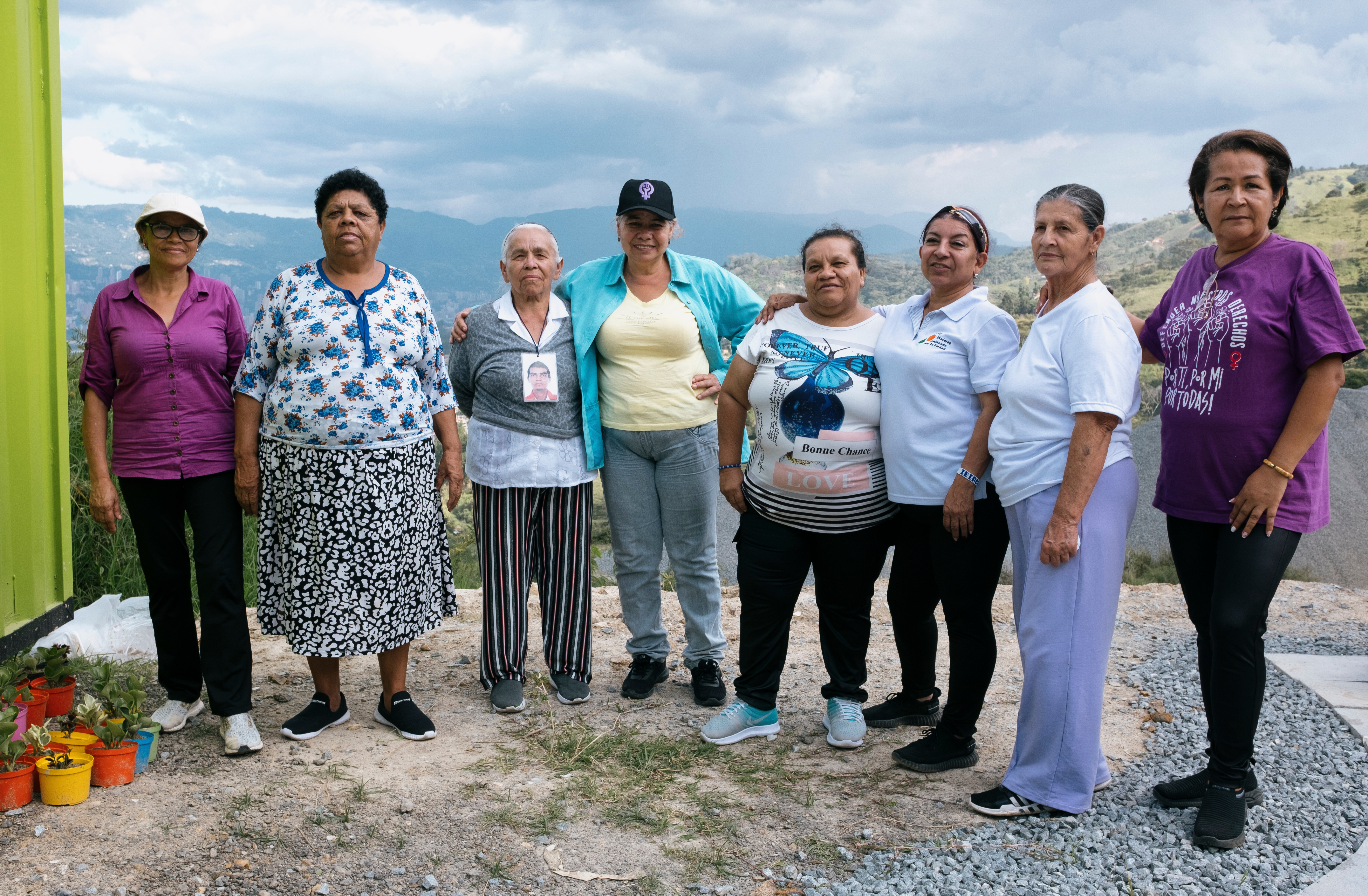 Mujeres Caminando por la Verdad, es el nombre de la organización de mujeres familiares de desaparecidos en Medellín.
