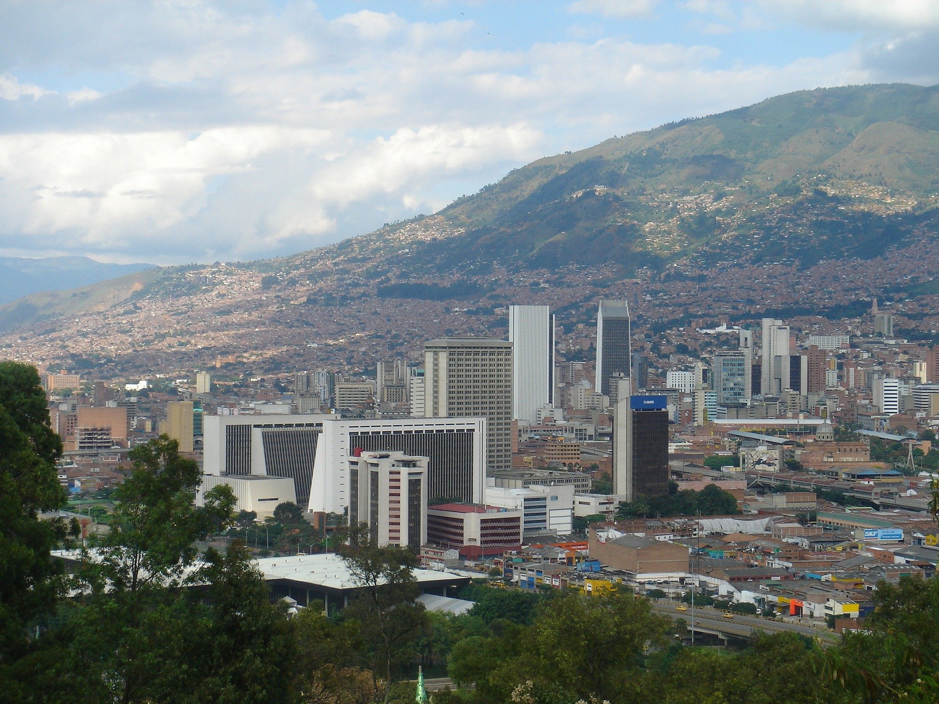 Toque De Queda Y Pico Y Cedula En Medellin Reglas Para Navidad Y Ano Nuevo El Espectador