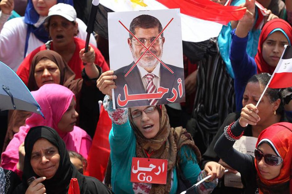 Mursi anuncia una iniciativa para formación de un Gobierno de unidad nacional
