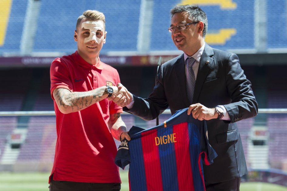 Lucas Digne fue operado de la nariz por una fractura