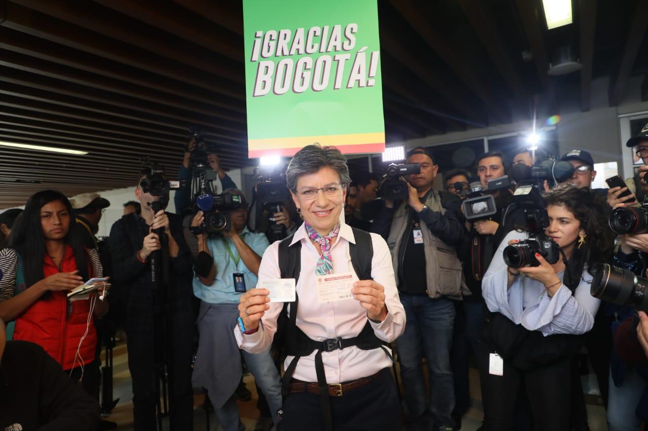 ¡La fiesta es verde! Celebran los simpatizantes de Claudia López