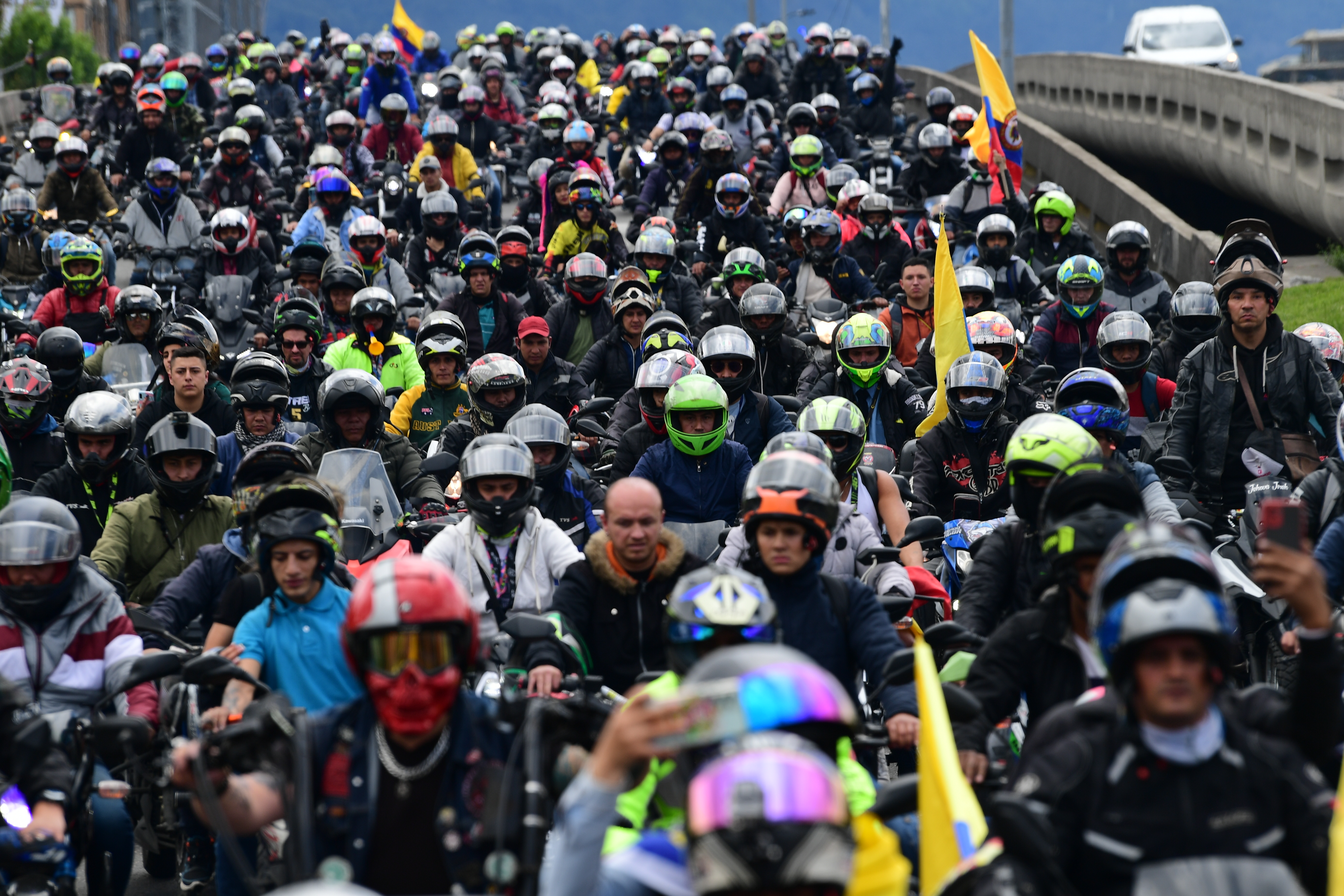 Manifestación y movilización de Motociclistas por el aumento del SOAT en Bogotá