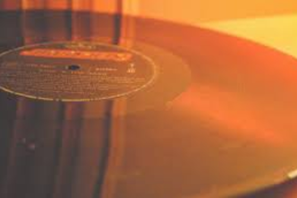 La nostalgia mantiene a flote a una tienda de vinilos mexicana ante la pandemia