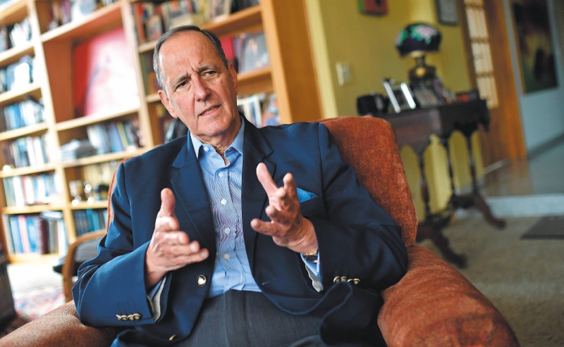 “Menos amiguismo y más cercanía con la gente”, pide Juan Camilo Restrepo