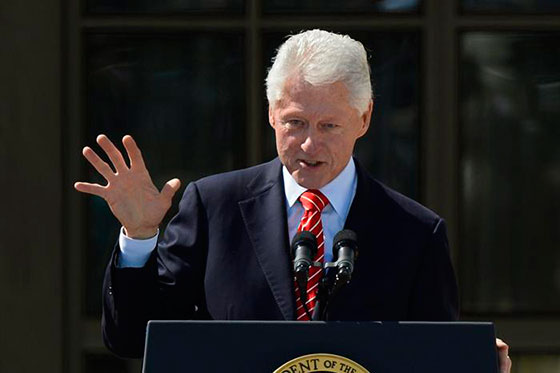 Bill Clinton logra récord en Twitter