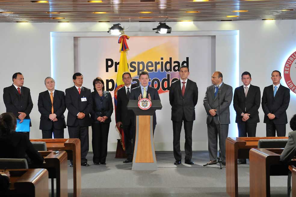 Una pata coja en la mesa de Unidad