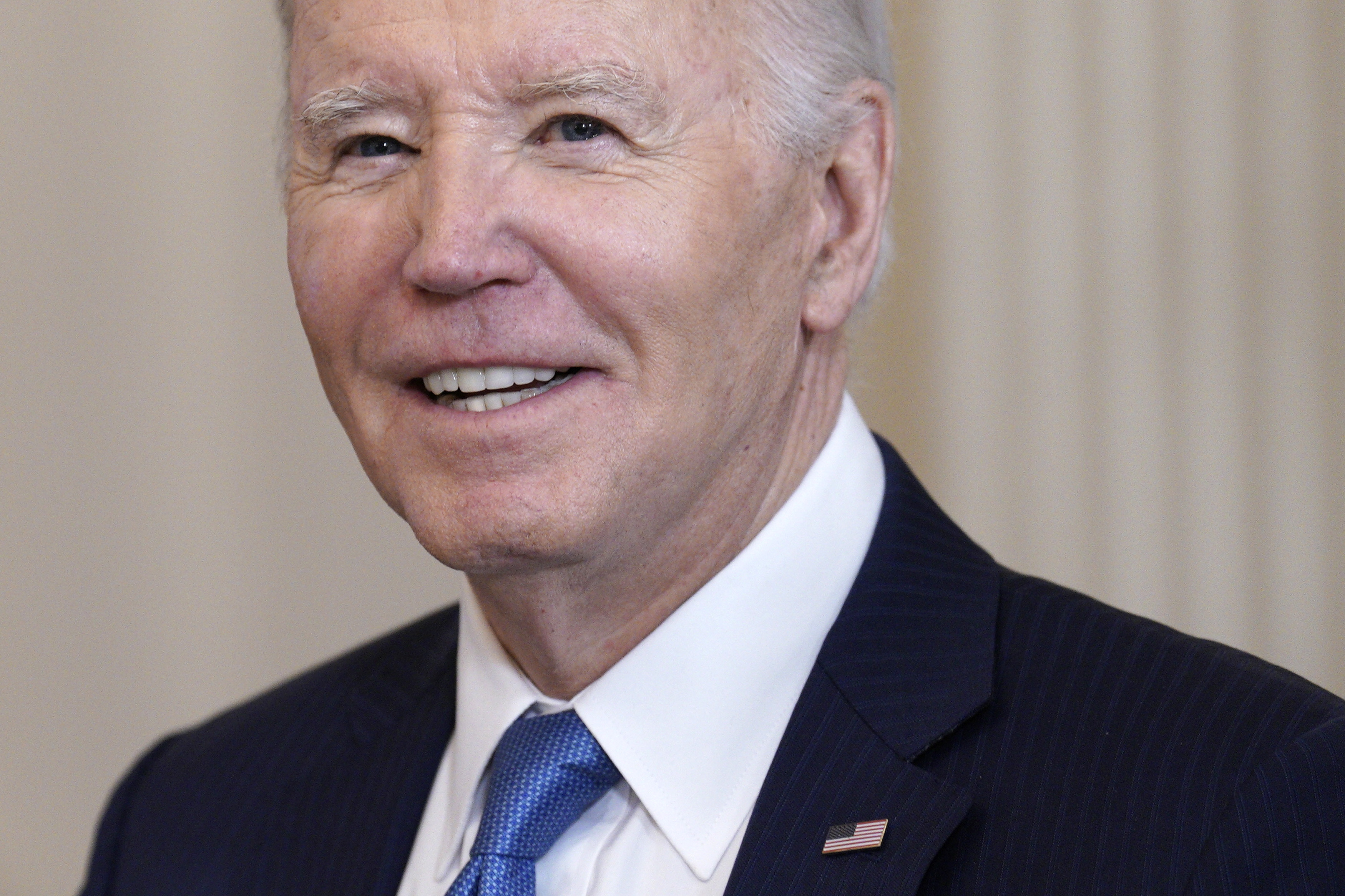 Washington (United States), 28/02/2024.- US President Joe Biden holds a meeting on his actions to fight crime in the State Dining Room at the White House in Washington, DC, USA, 28 February 2024. EFE/EPA/YURI GRIPAS / POOL