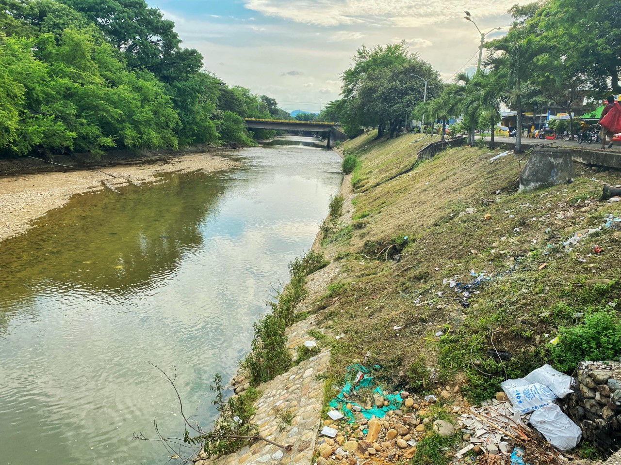 El río del Oro: una mina de desechos en Neiva