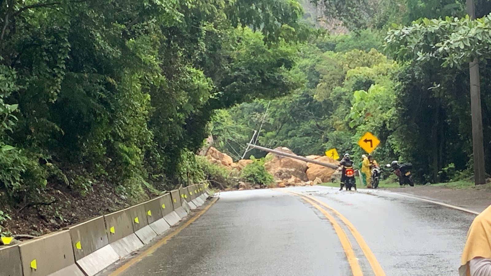 Vía Bogotá-Girardot sigue cerrada: ¿qué rutas alternas puede tomar?