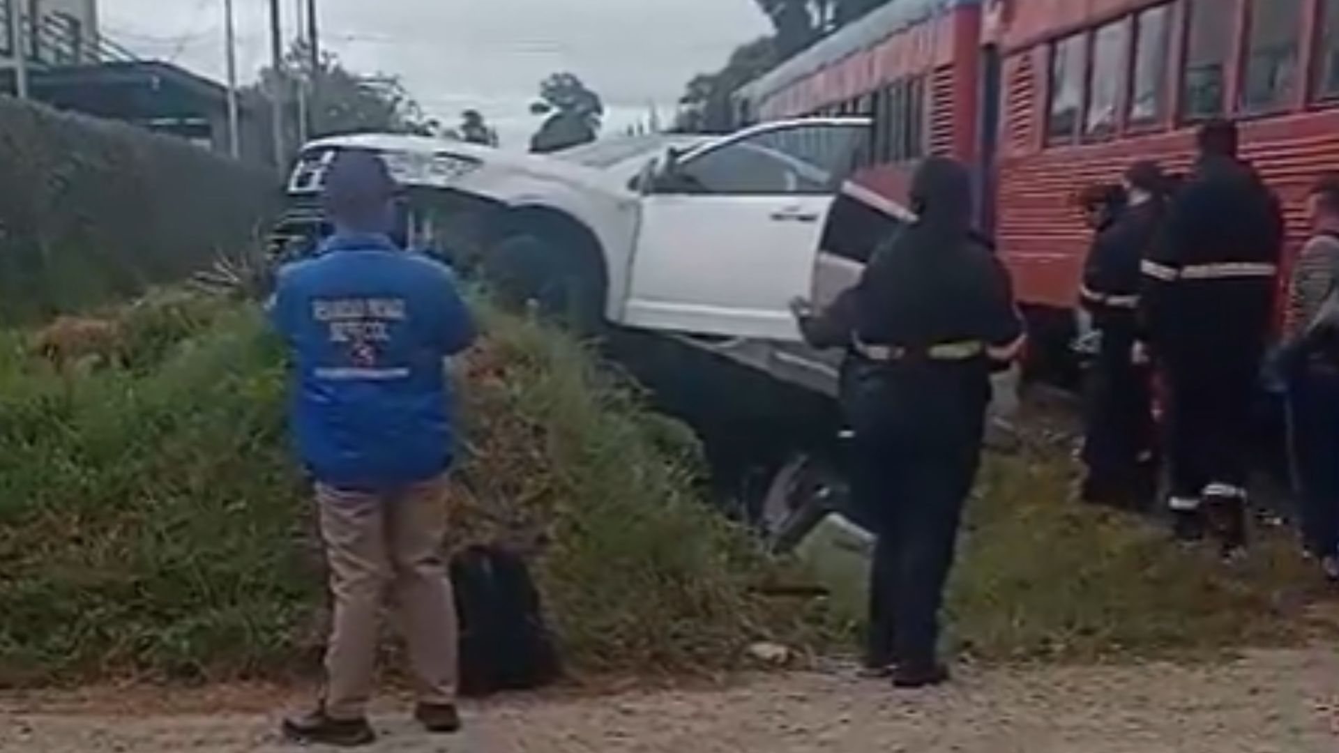 Accidente en Chía: tren de la Sabana arrolló una camioneta; investigan causas