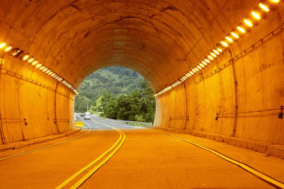 Se hizo la luz, pero la vía está en tinieblas