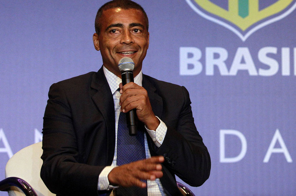 La elección de Dunga en Brasil fue equivocada: Romário