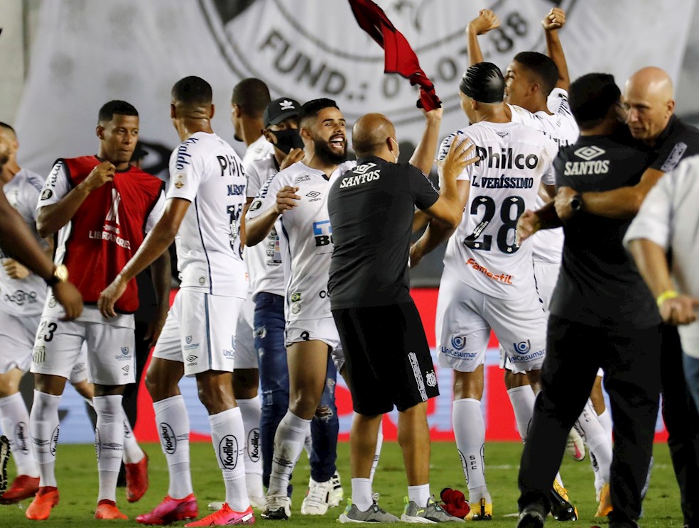 Santos goleó a Boca Juniors y jugará la final de la  Libertadores