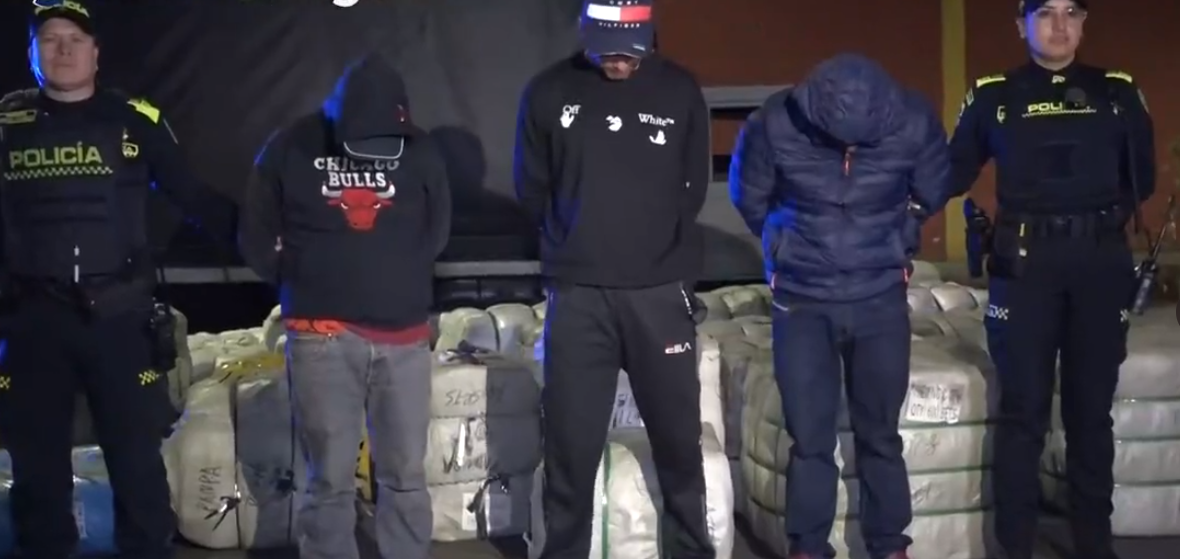 Puente Aranda: en balacera terminó robo a bodega de ropa interior