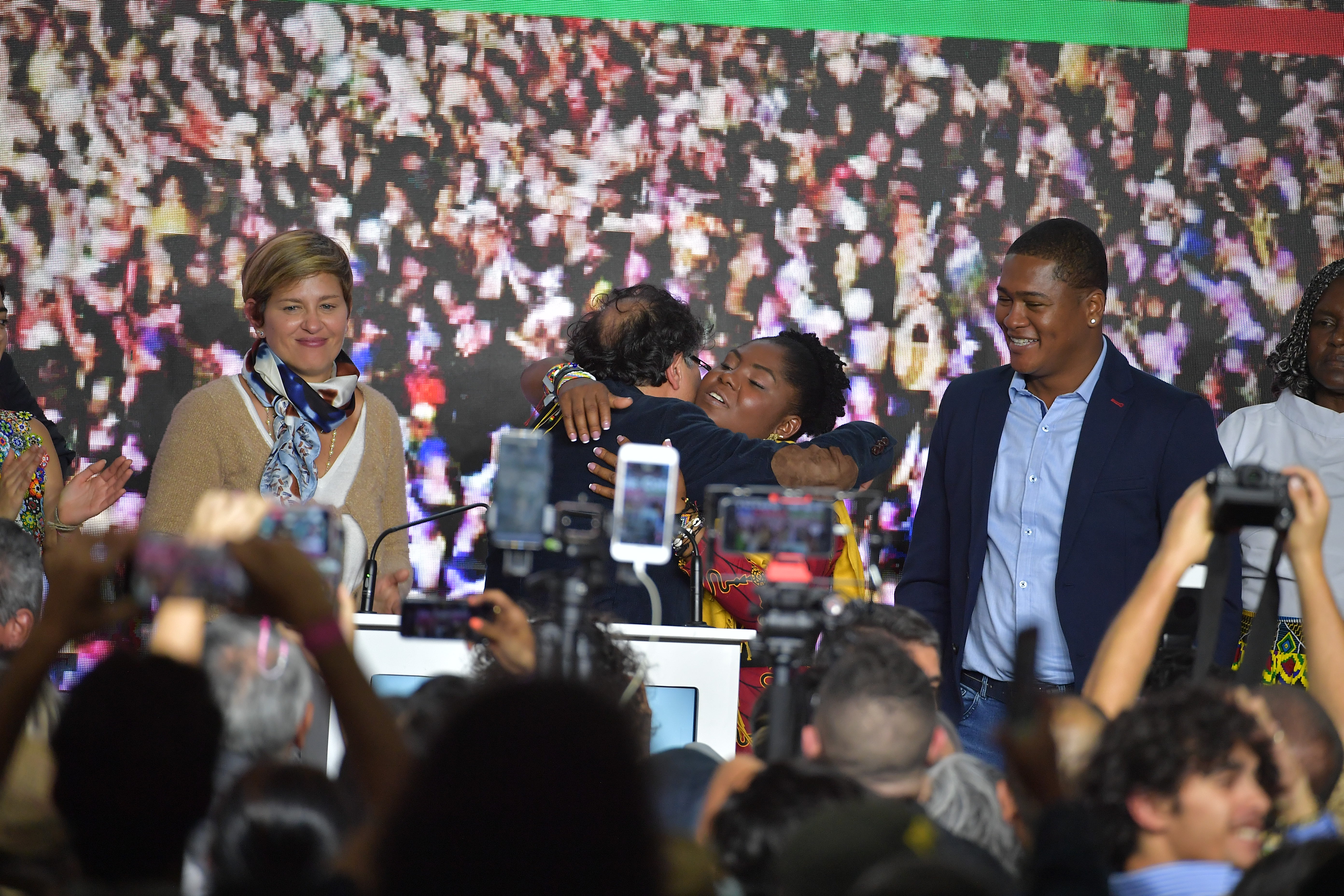 Candidato por el Pacto Histórico y su fórmula vicepresidencial Francia Márquez, dan un discurso al conocer los resultados "8’527.421 votos" de la primera vuelta de las elecciones presidenciales 2022.