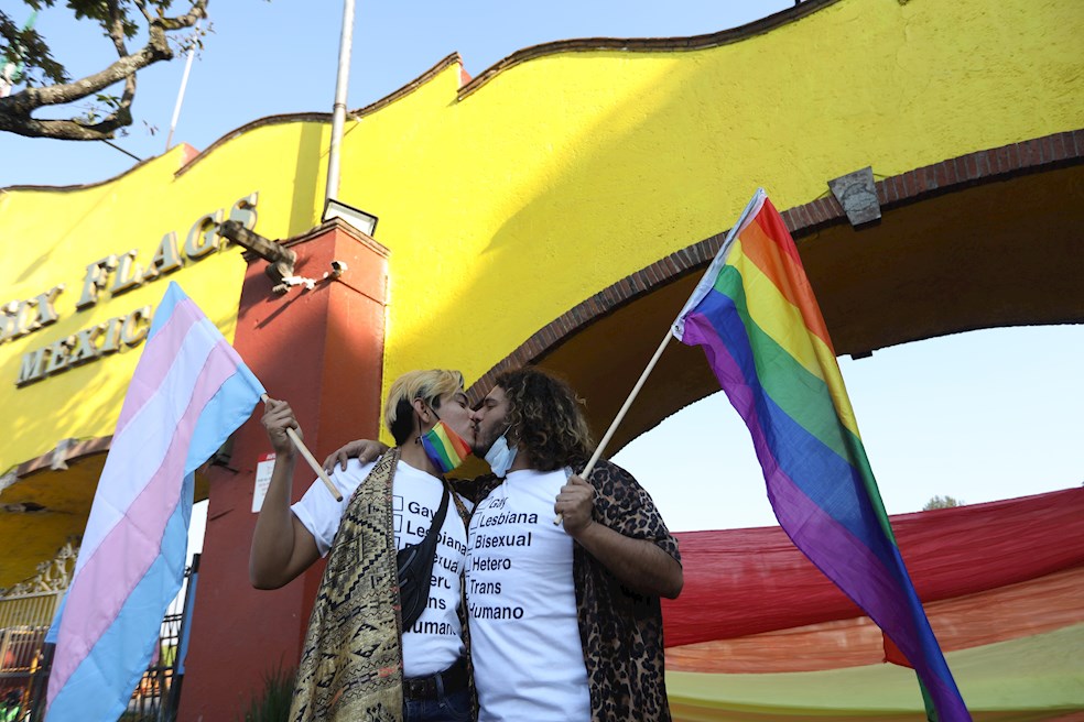 Homofobia y misoginia: con ladrillo un hombre agrede dos mujeres en Ciudad de México