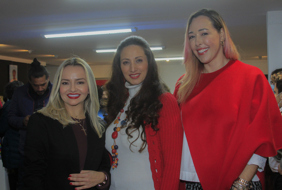 La gobernadora del Valle del Cauca,Clara luz Roldán, invito ala inauguración de la exposición colectiva de cuatro artistas vallecaucanos y al concierto de la orquesta nacional de guitarras de la union (costa rica) y la Orquesta Nacional de guitarras de Colombina,participantes en el VII festival internacional de orquestas de guitarras (FIOGUI 2022).