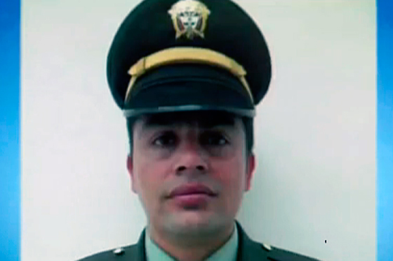 El subintendente Luis Mauricio Torrado murió cuando junto con otros uniformados quitaban una barricada en la vía entre las poblaciones de Zipaquirá y Pacho (Cundinamarca).