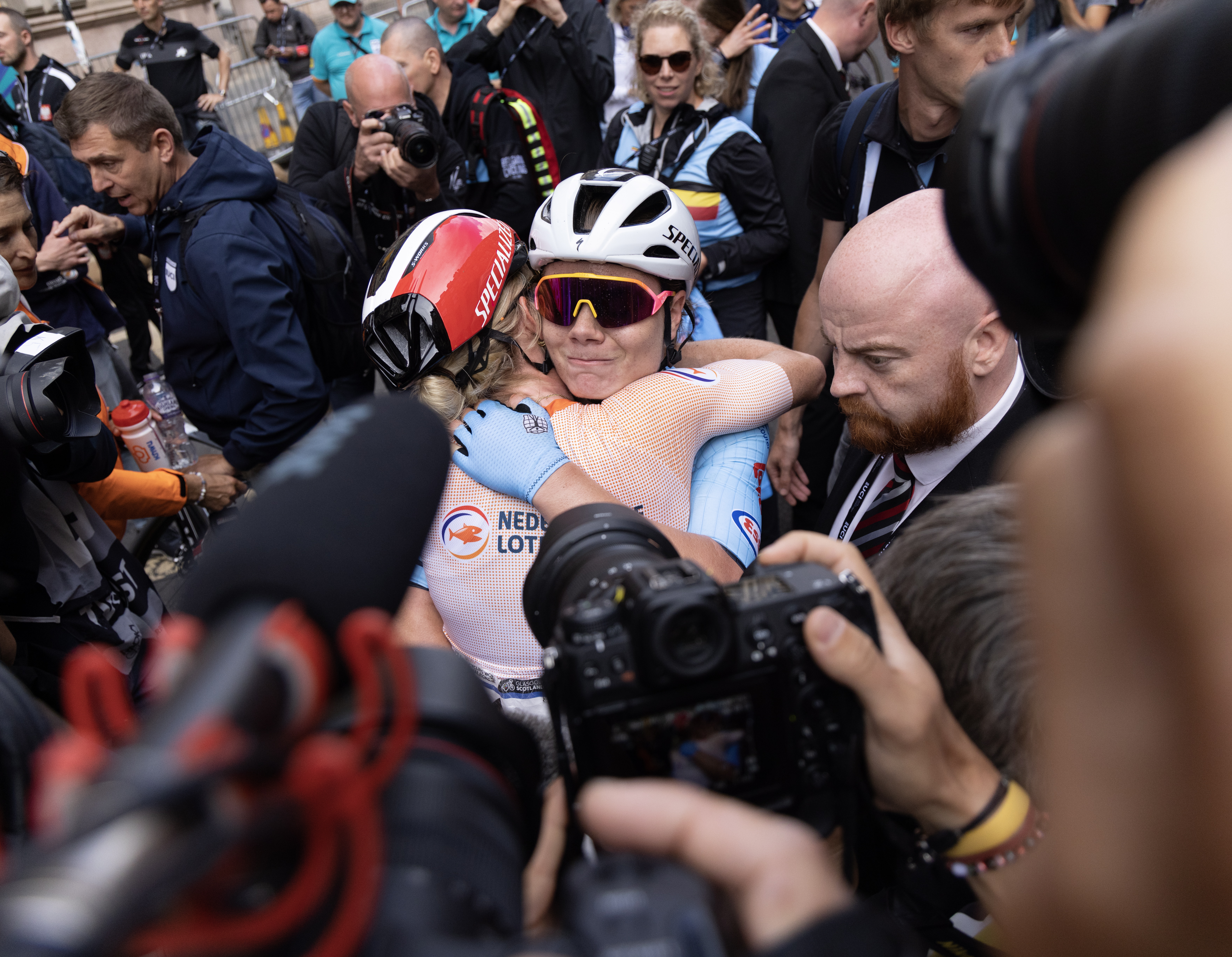Glasgow (United Kingdom), 13/08/2023.- Lotte Kopecky of Belgium celebrates winning the Women Elite Road Race at the UCI Cycling World Championships 2023 in Glasgow, Britain, 13 August 2023. (Ciclismo, Bélgica, Reino Unido) EFE/EPA/ROBERT PERRY