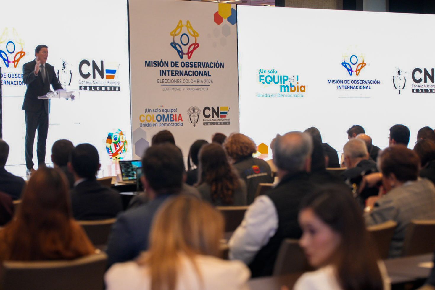 La comunidad internacional pone sus ojos en Colombia y valida sus garantías electorales