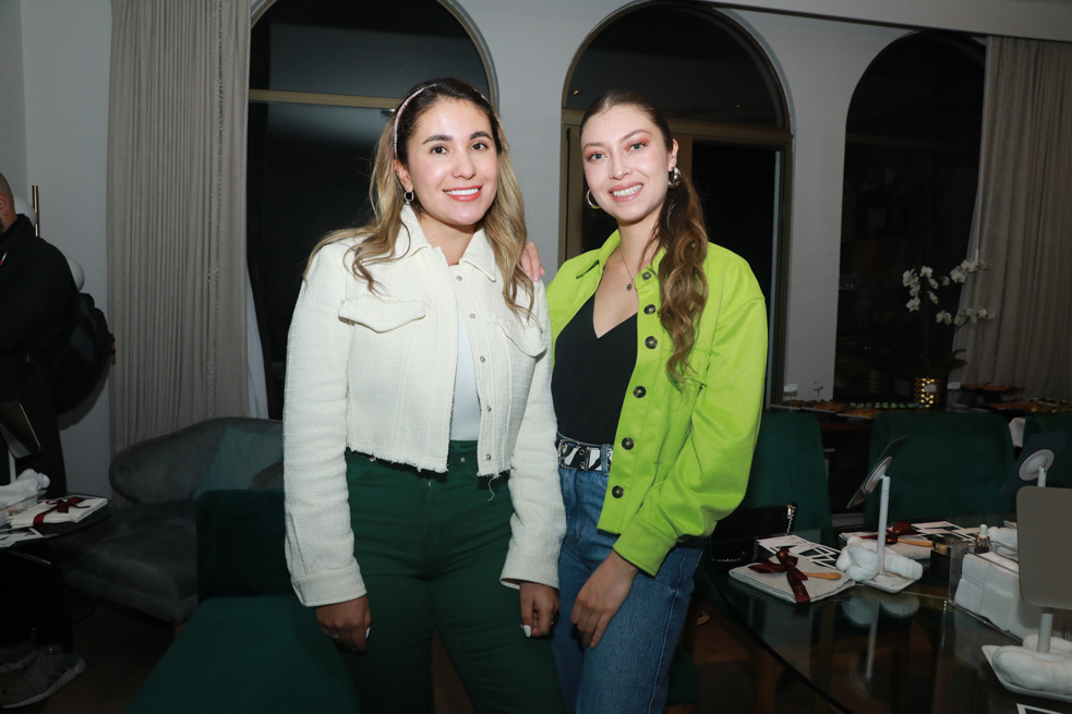 Lesly Jerez y Valeria Polania
