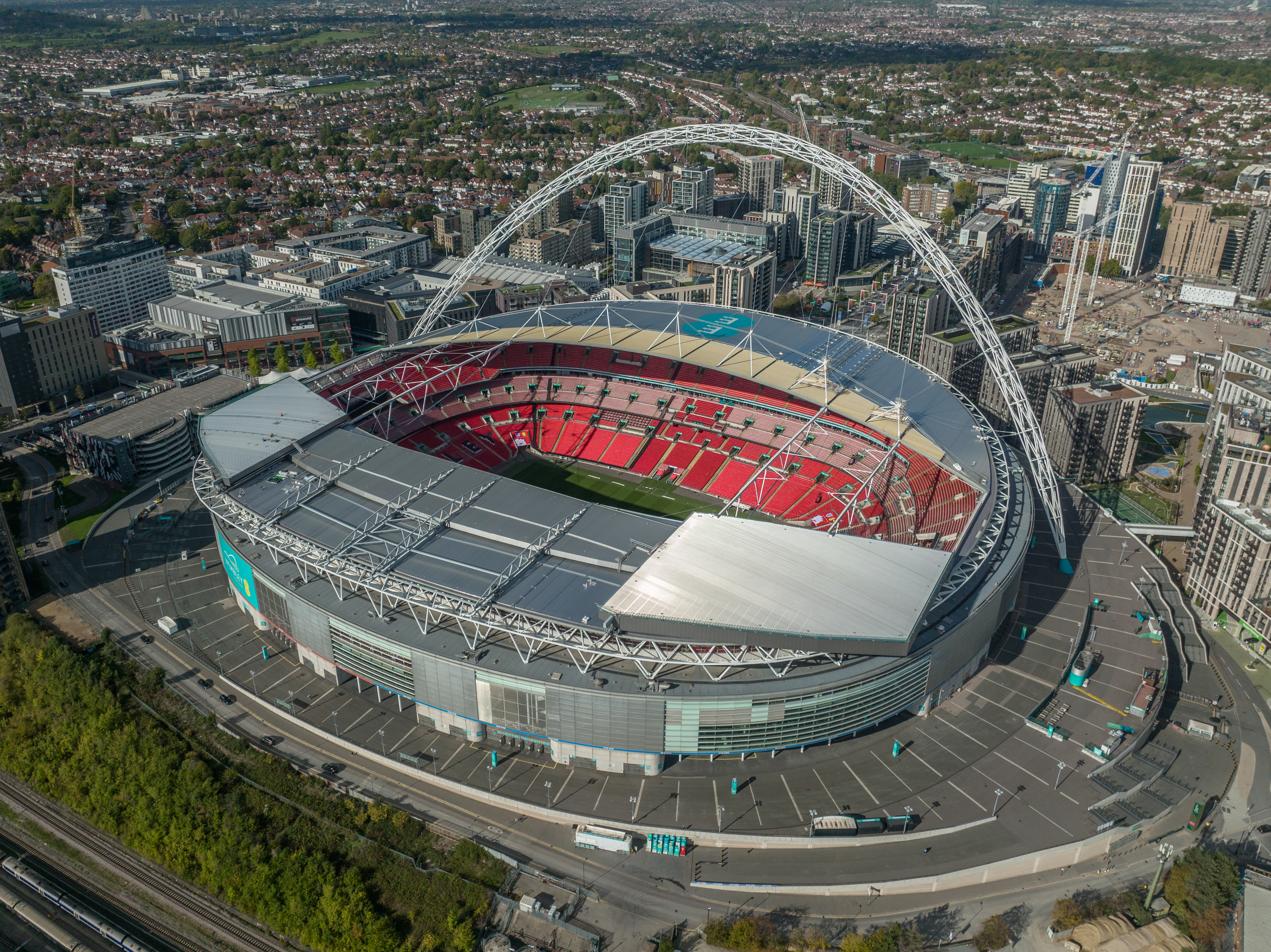 Por falta de más candidatos, Reino Unido e Irlanda acogerían la Eurocopa de 2028