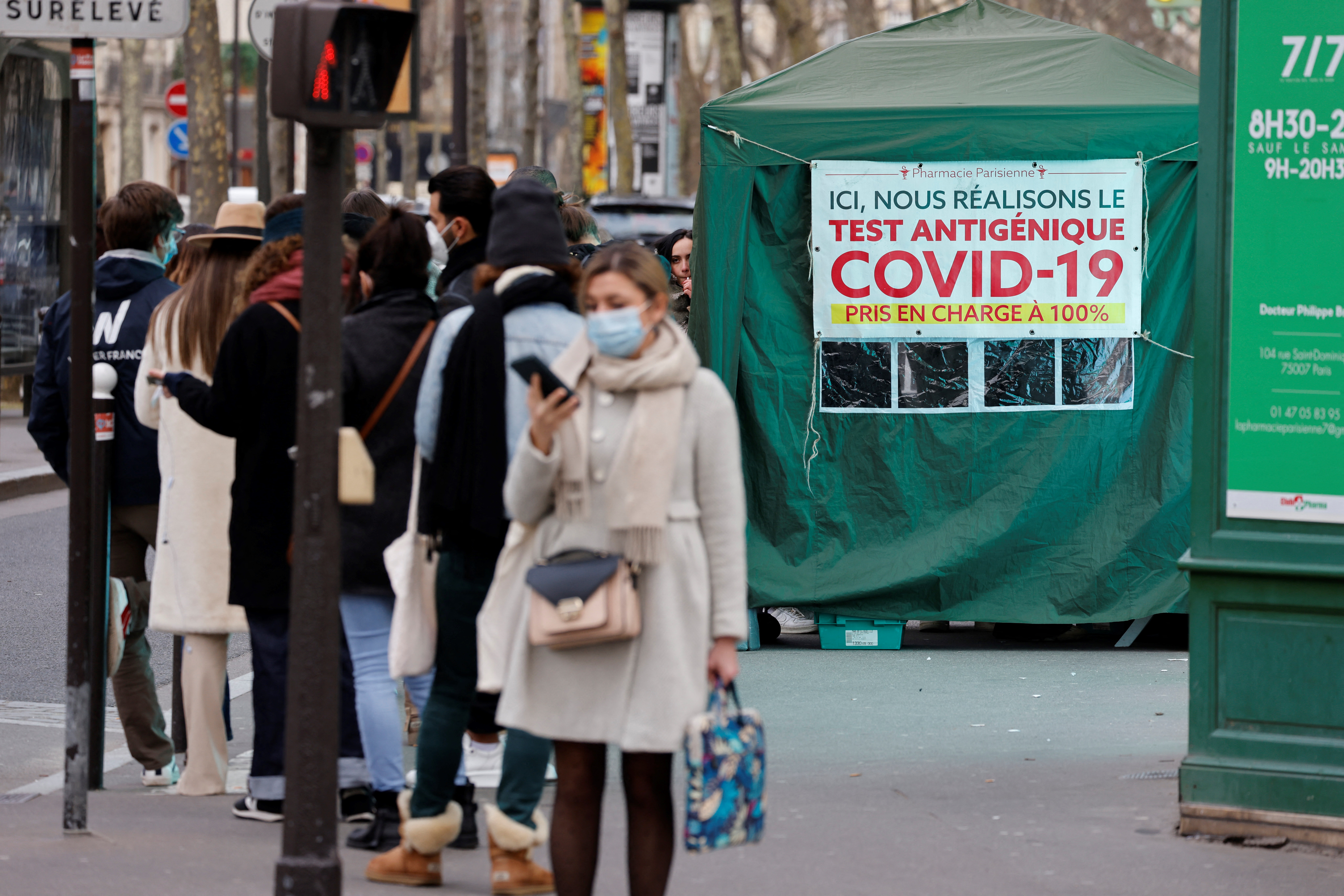 Con mucha cautela, la OMS ve un posible fin de la fase aguda de la pandemia