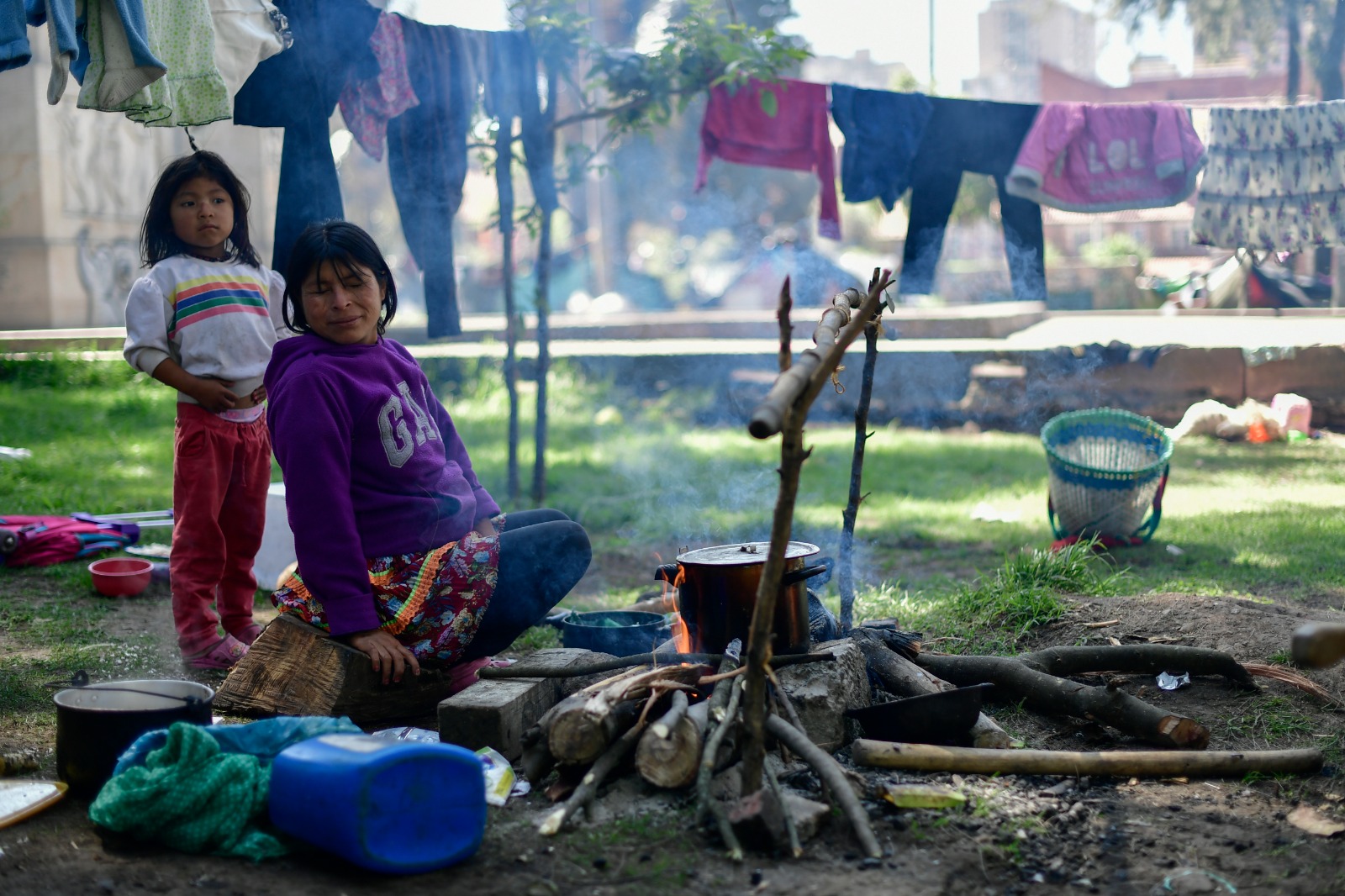 Más de 470 personas, incluidos 200 menores de edad, asentadas en el Parque Nacional a la espera de soluciones y garantías para salvaguardar sus vidas y la de toda su comunidad.