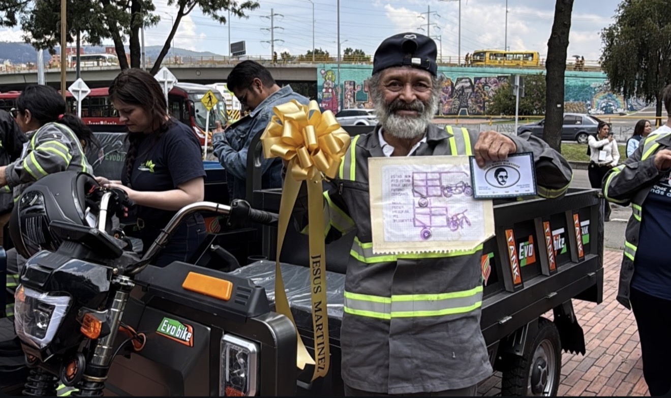 Don Jesús pasó años empujando una carreta que nunca sintió suya. Hoy, por primera vez, empieza a soltar ese peso.