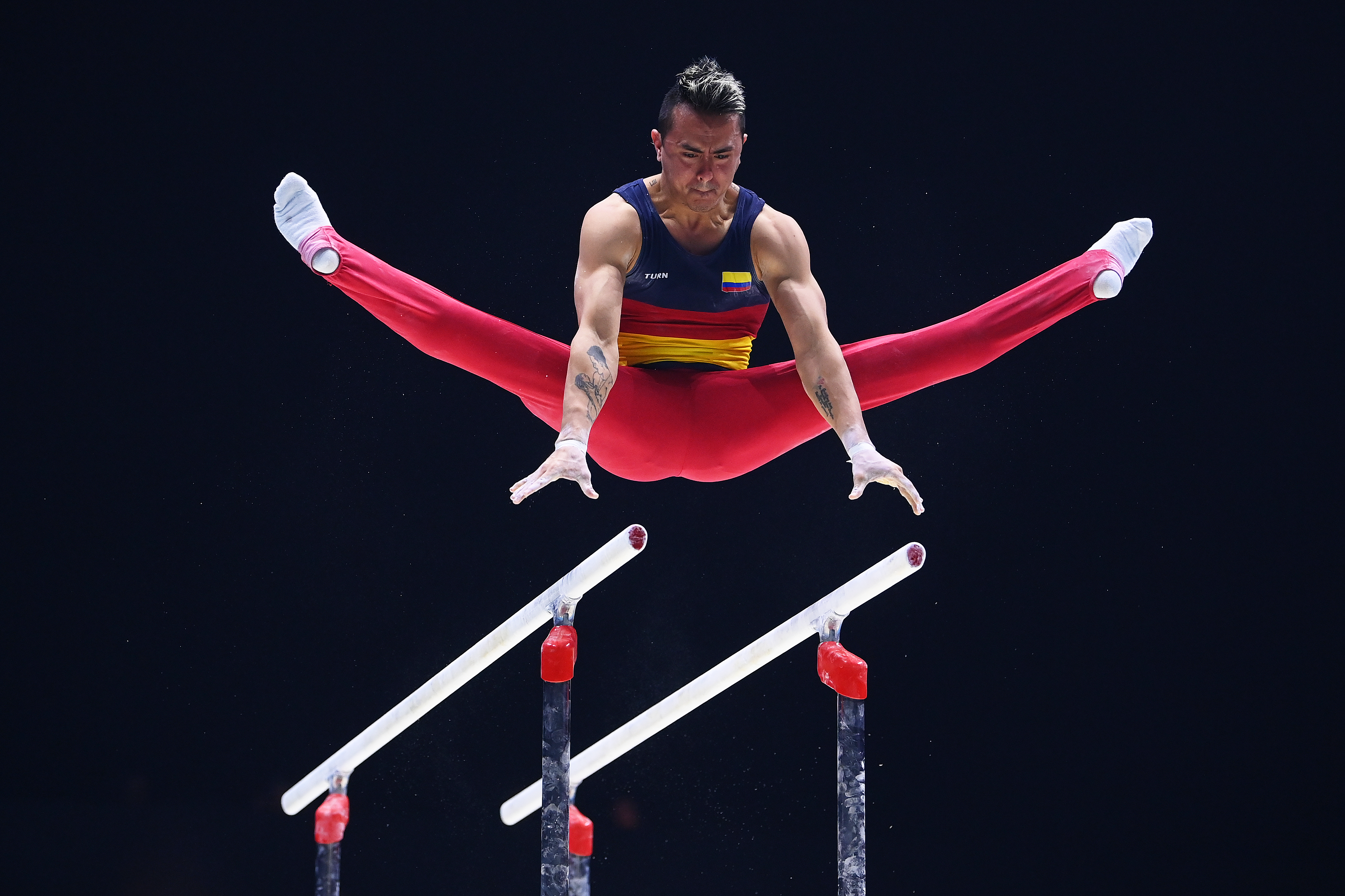 Dos colombianos clasificaron a la final de barras paralelas en Copa Mundo de Gimnasia