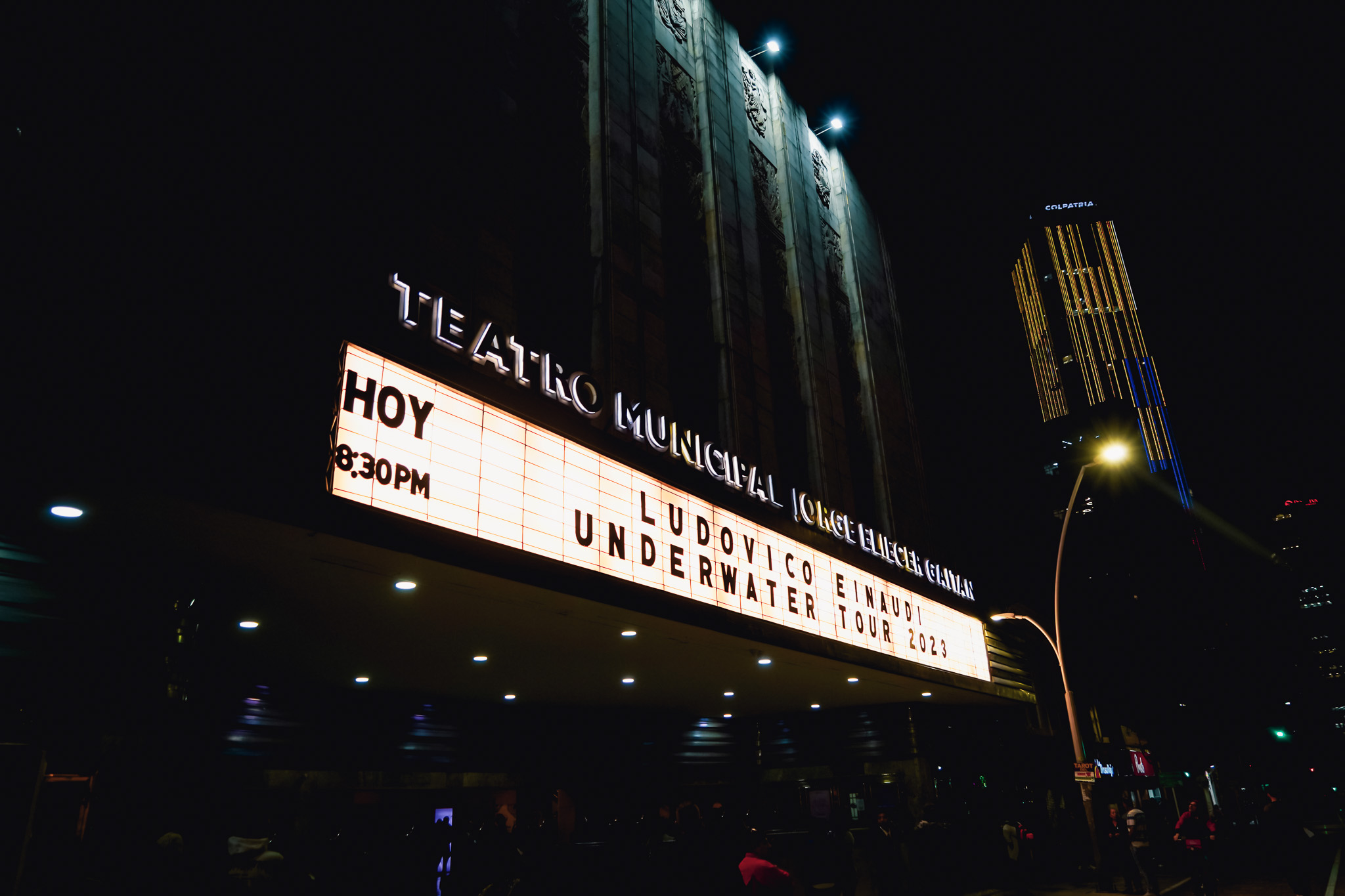 En 2019, Einaudi recibió una distinción de la Universidad de Camrbidge por su contribución a la música clásica y popular.
