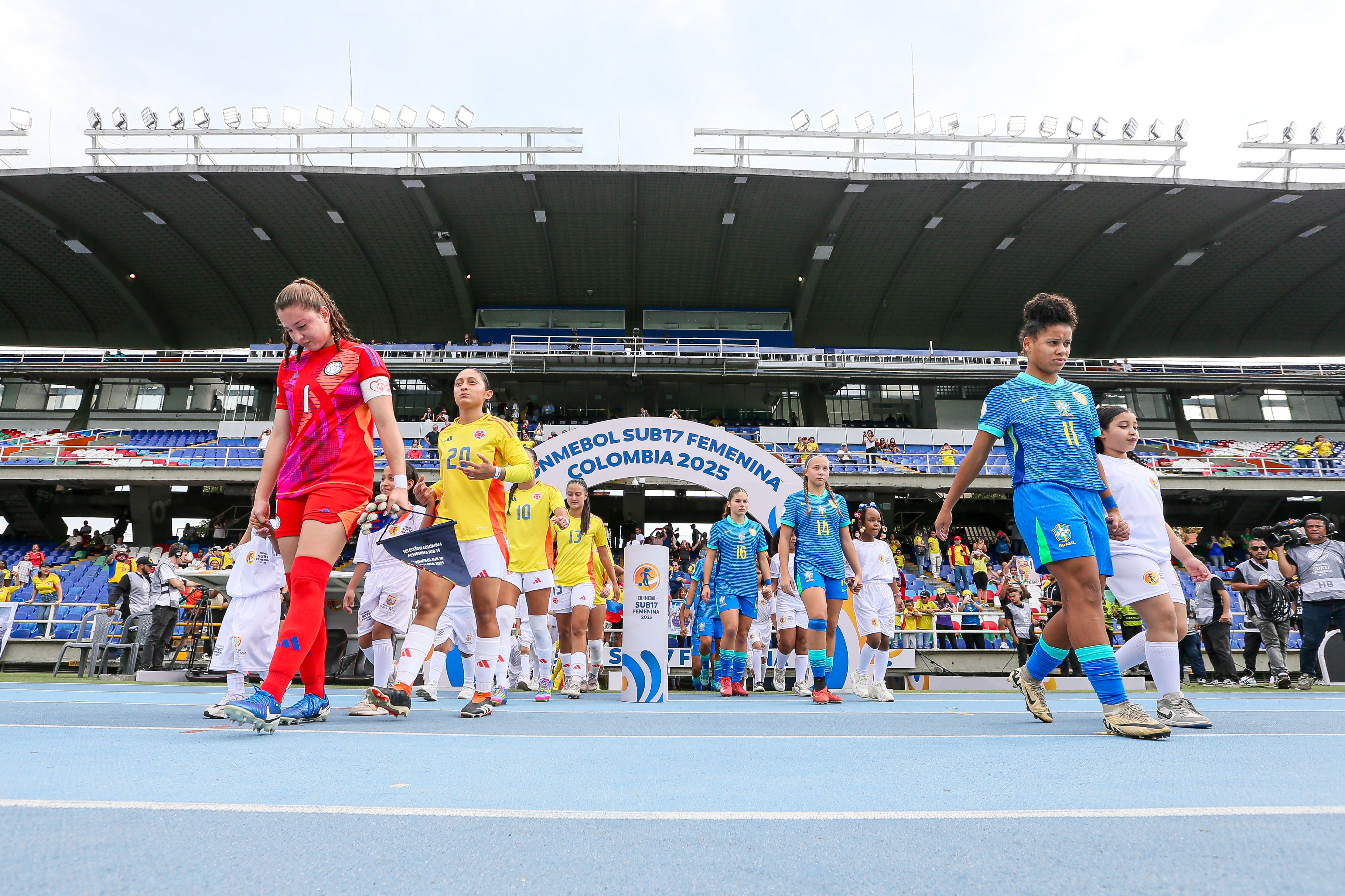 La selección sub 17 de Colombia se despidió del Sudamericano con derrota 1-0 ante Brasil.