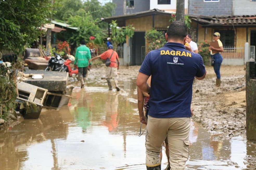 Video: Lluvias en Medellín dejaron calles y viviendas inundadas