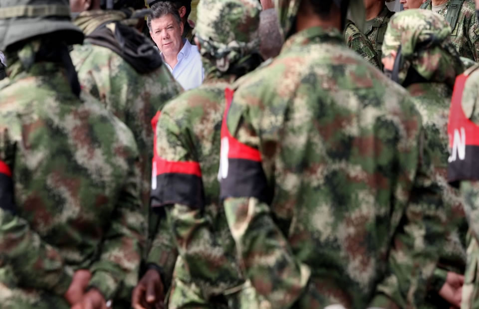 Eln dice que Santos decidió reanudar diálogos de paz en Quito
