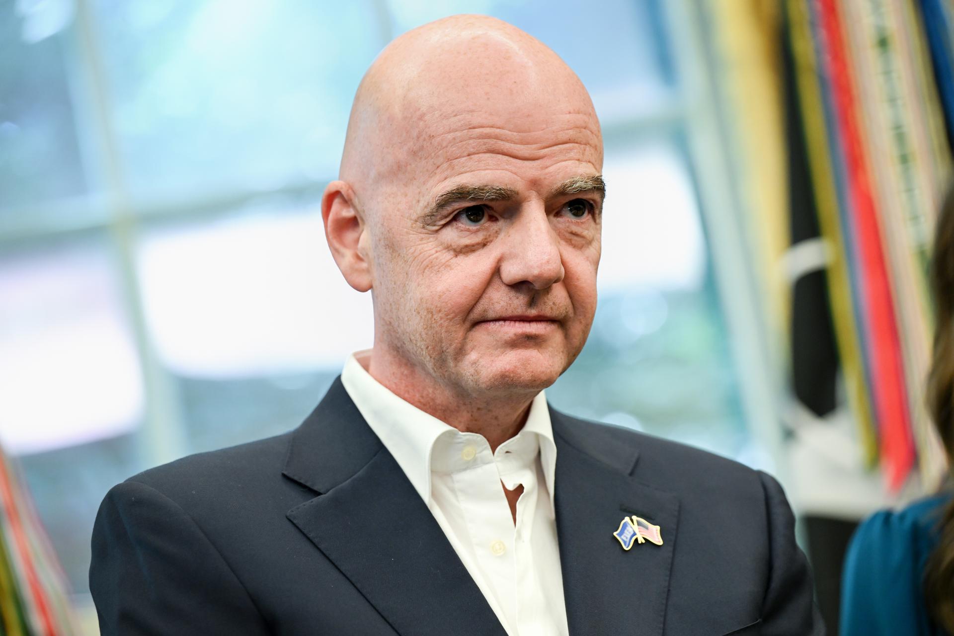 La regla del fuera de lugar cambiará para siempre: esto fue lo que dijo Gianni Infantino