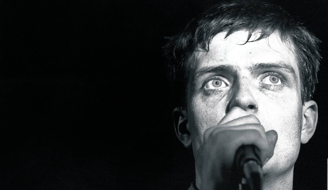 Ian Curtis nació en 1956 y murió en 1980.