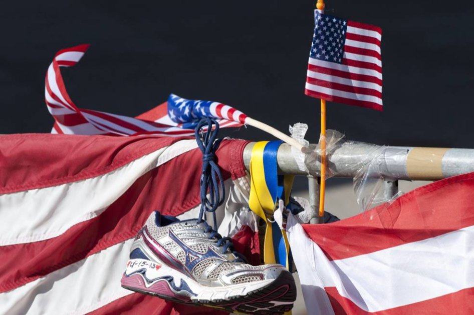 En Boston la policía busca a dos sospechosos