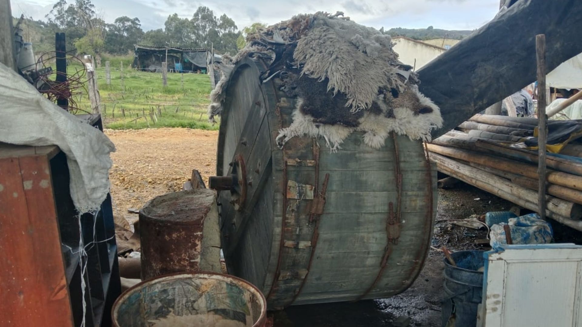 Sancionan a dueños de una curtiembre por derramar contaminantes en el río Bogotá