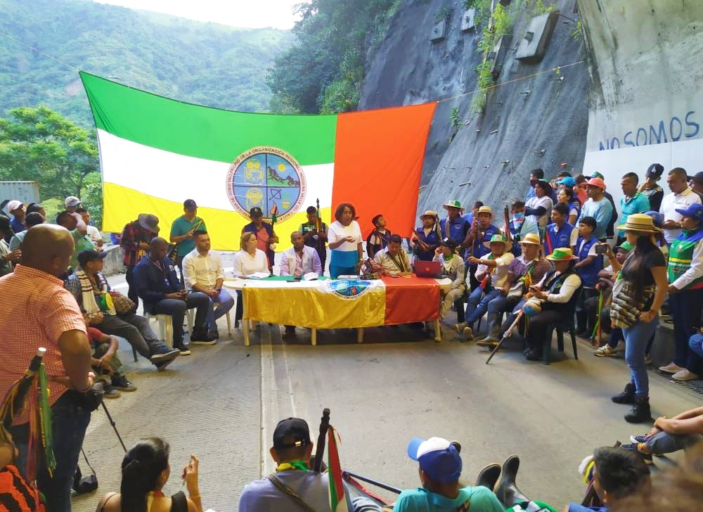 Pese a los diálogos persisten bloqueos en la vía a Buenaventura