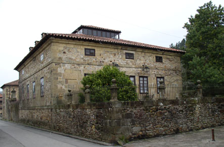 Alejandro Riaño y su casa de Bogotá.