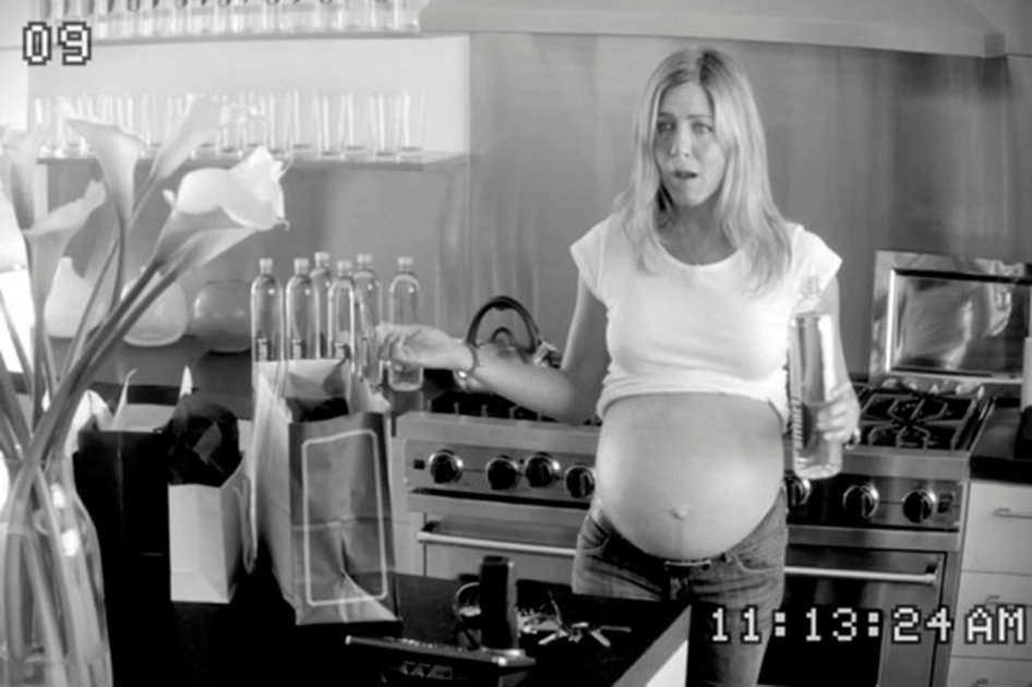 Jennifer Aniston sorprende con ‘embarazo de trillizos’