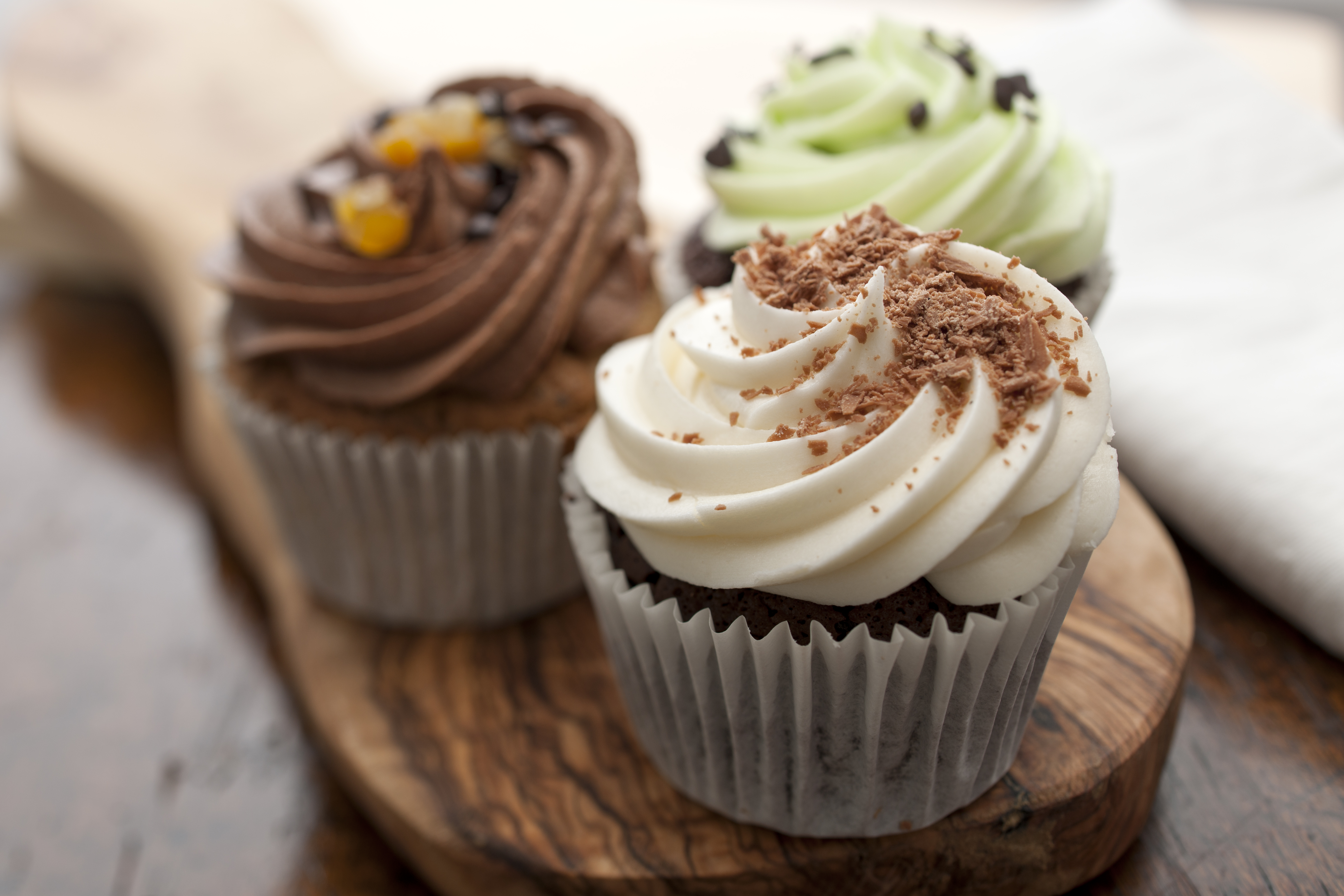 Prepara estos esponjosos “cupcakes” con un toque de ron con pasas