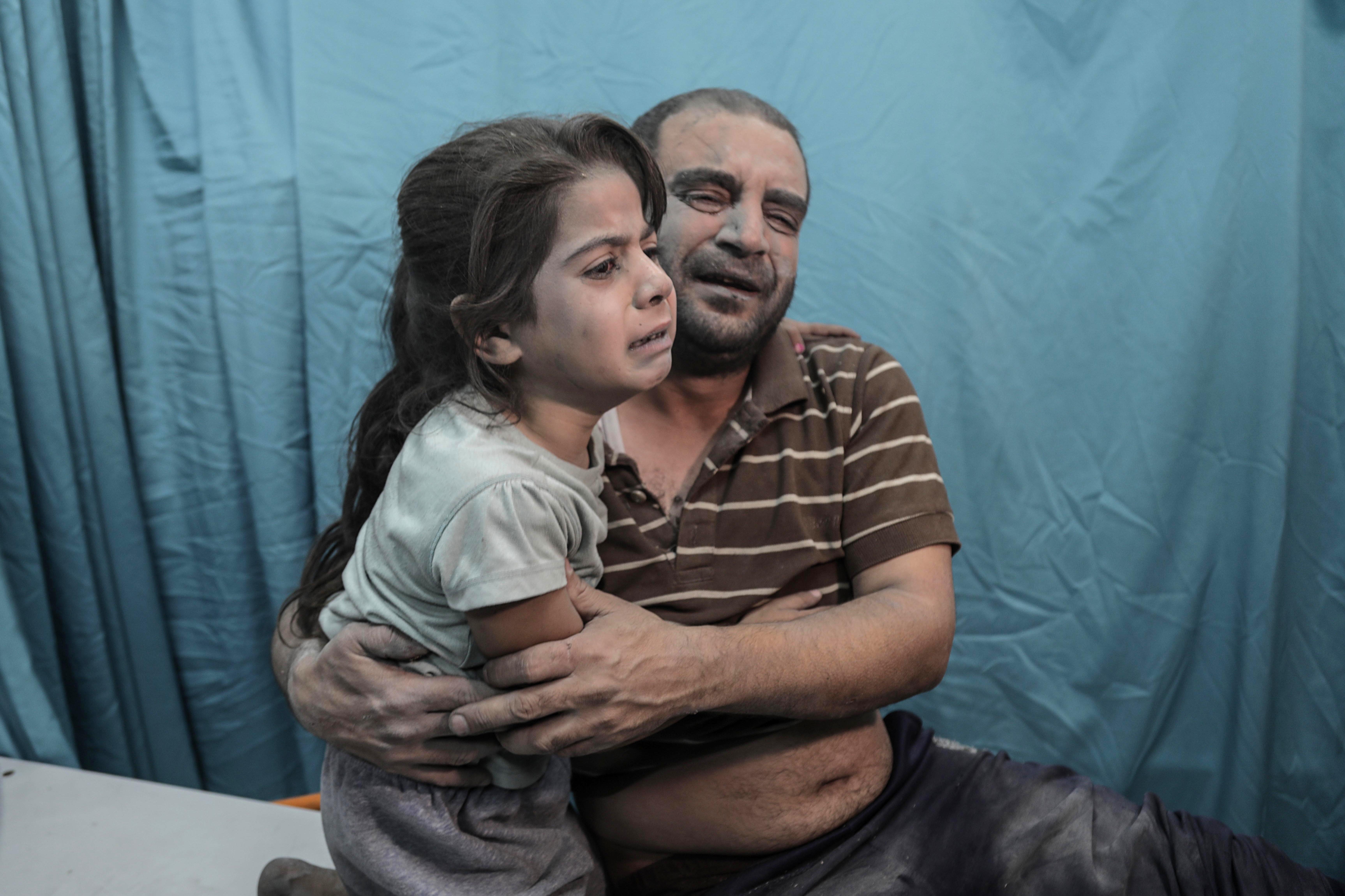 Las preguntas que todavía rodean el bombardeo del hospital al-Alhi en Gaza