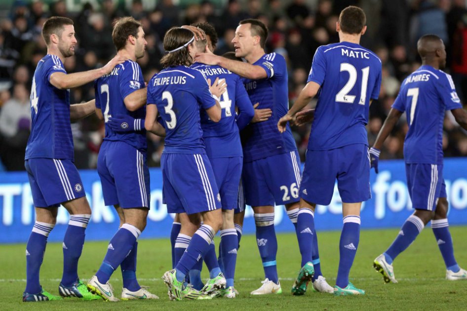 Chelsea goleó 5-0 al Swansea y es líder en Inglaterra