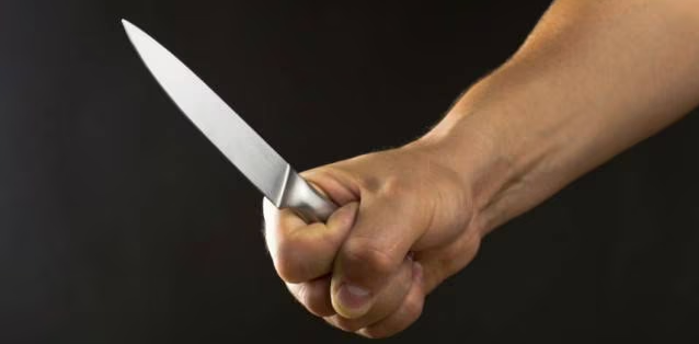 Mujer apuñalada por compañero de trabajo en el norte de Bogotá, lucha por su vida