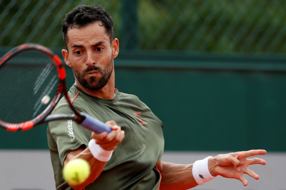 Giraldo se benefició del retiro de Baghdatis y avanzó a segunda ronda de Roland Garros