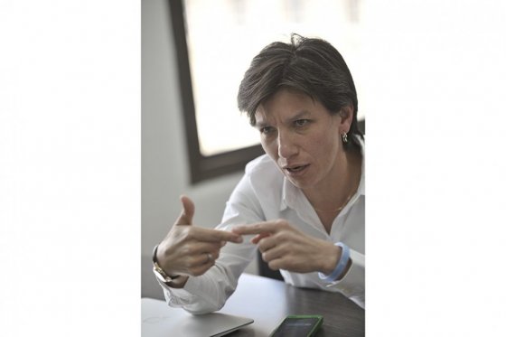 Claudia López defendió el derecho del uribismo a marchar contra el Gobierno